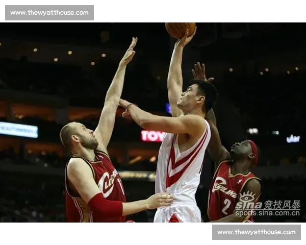 围绕篮球规则演变与实战应用的全面解析与思考当代竞技背景下探讨研究